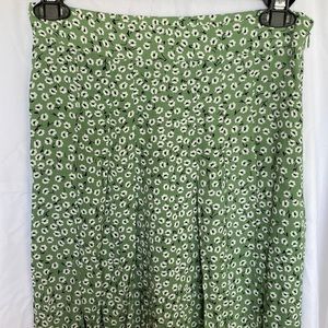 Green floral skirt, size 4.